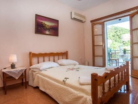 ポロス Fernanda'S Traditional 2 Floor Houseヴィラ エクステリア 写真