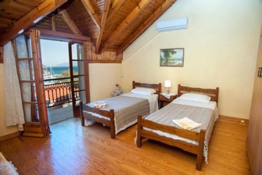 ポロス Fernanda'S Traditional 2 Floor Houseヴィラ エクステリア 写真