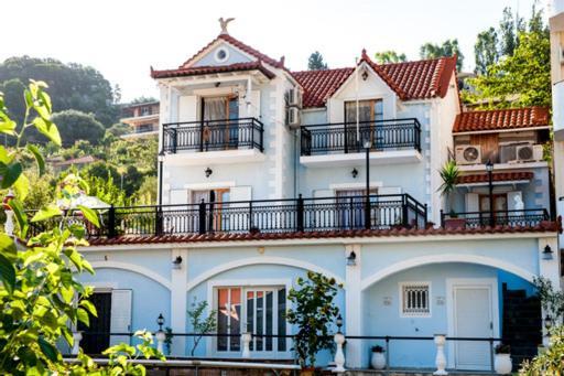 ポロス Fernanda'S Traditional 2 Floor Houseヴィラ エクステリア 写真