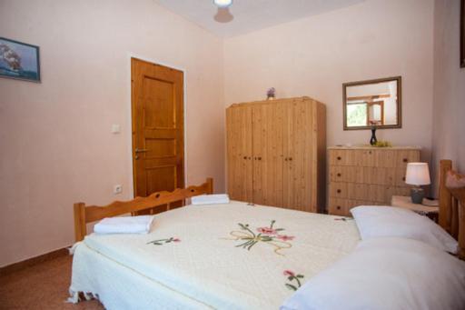ポロス Fernanda'S Traditional 2 Floor Houseヴィラ エクステリア 写真