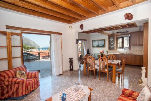 ポロス Fernanda'S Traditional 2 Floor Houseヴィラ エクステリア 写真