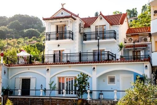 ポロス Fernanda'S Traditional 2 Floor Houseヴィラ エクステリア 写真